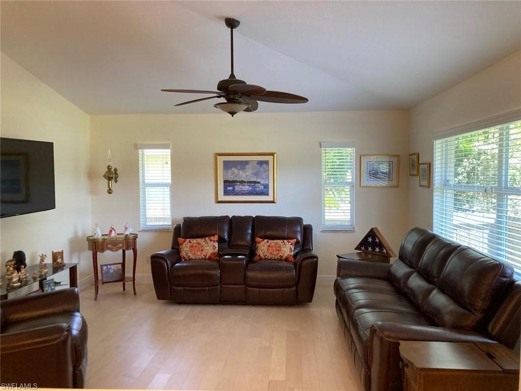 6144 Woodstone Dr, Naples, FL 34112-11