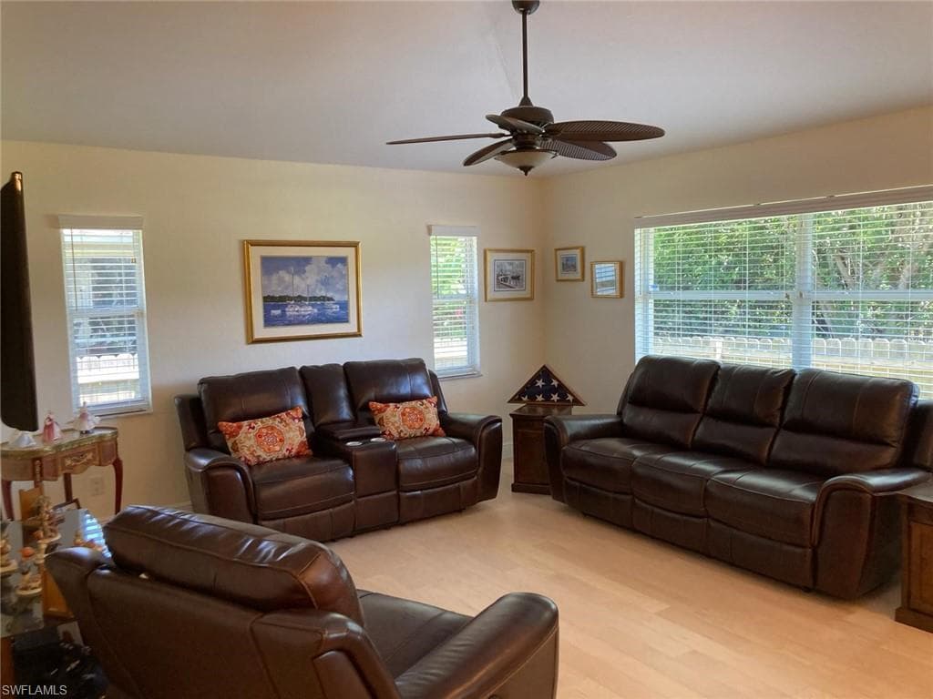 6144 Woodstone Dr, Naples, FL 34112-12