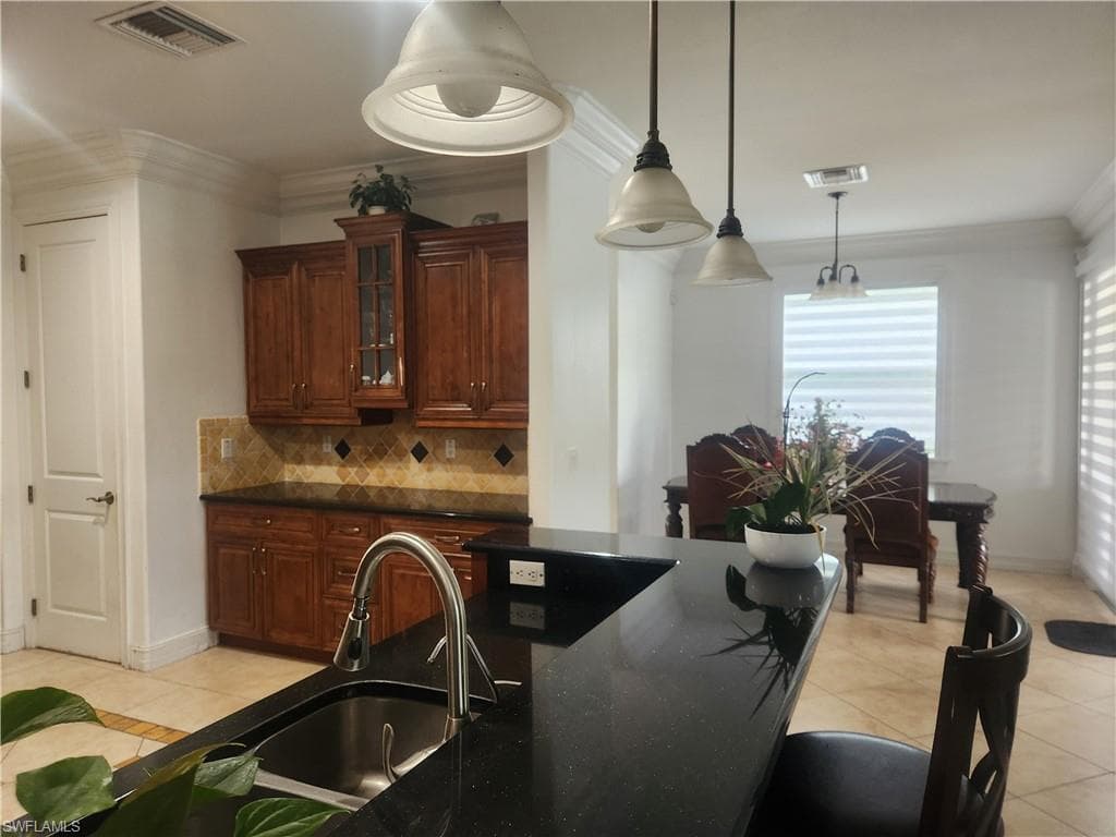 1385 47th Ave NE, Naples, FL 34120-12