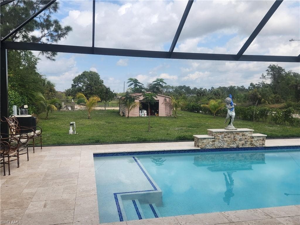 1385 47th Ave NE, Naples, FL 34120-29