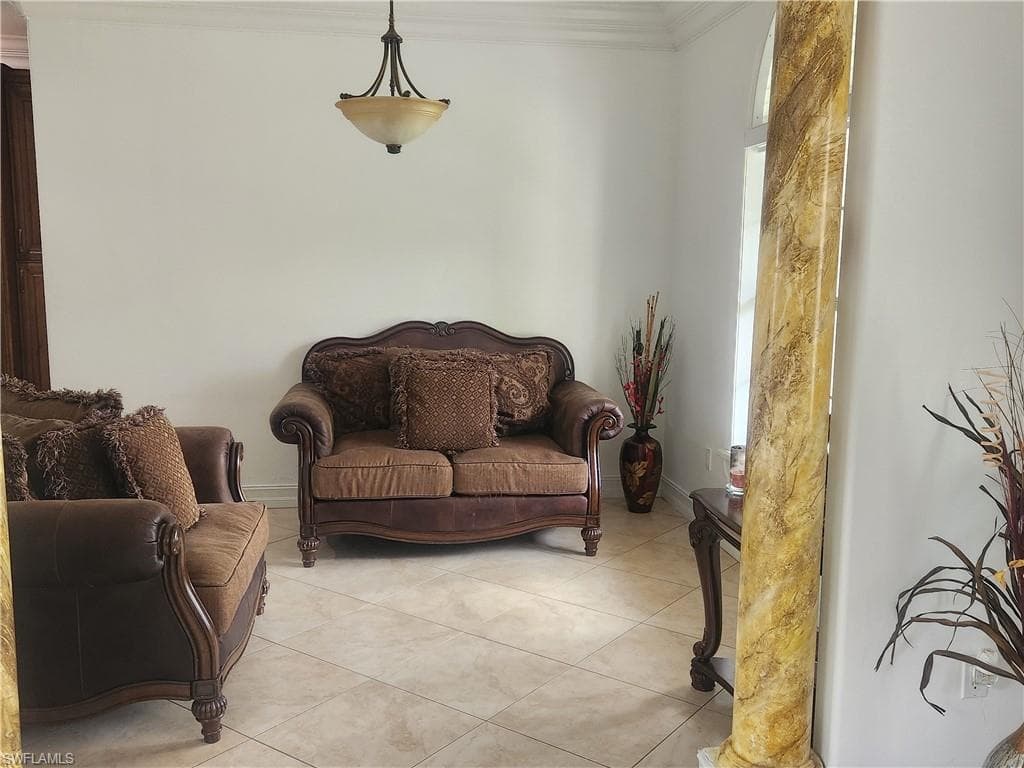 1385 47th Ave NE, Naples, FL 34120-5