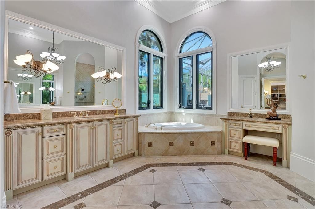 6489 Highcroft Dr, Naples, FL 34119-17