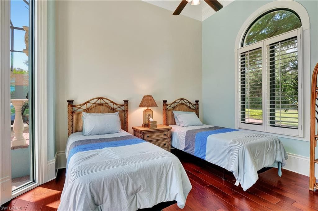 6489 Highcroft Dr, Naples, FL 34119-20
