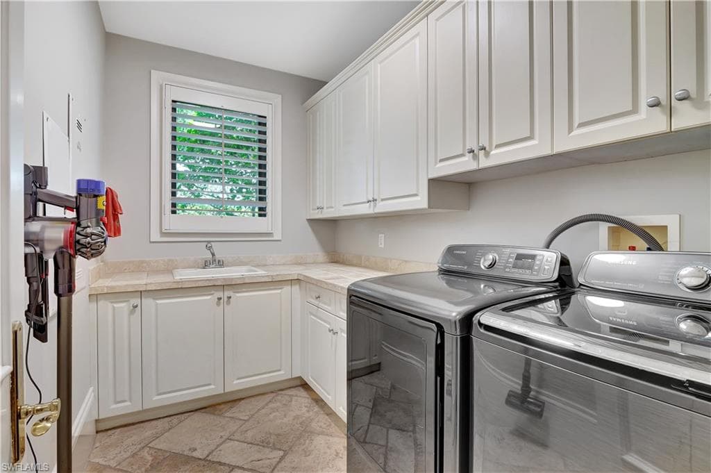 6489 Highcroft Dr, Naples, FL 34119-25