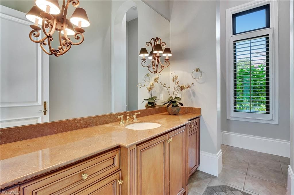 6489 Highcroft Dr, Naples, FL 34119-44