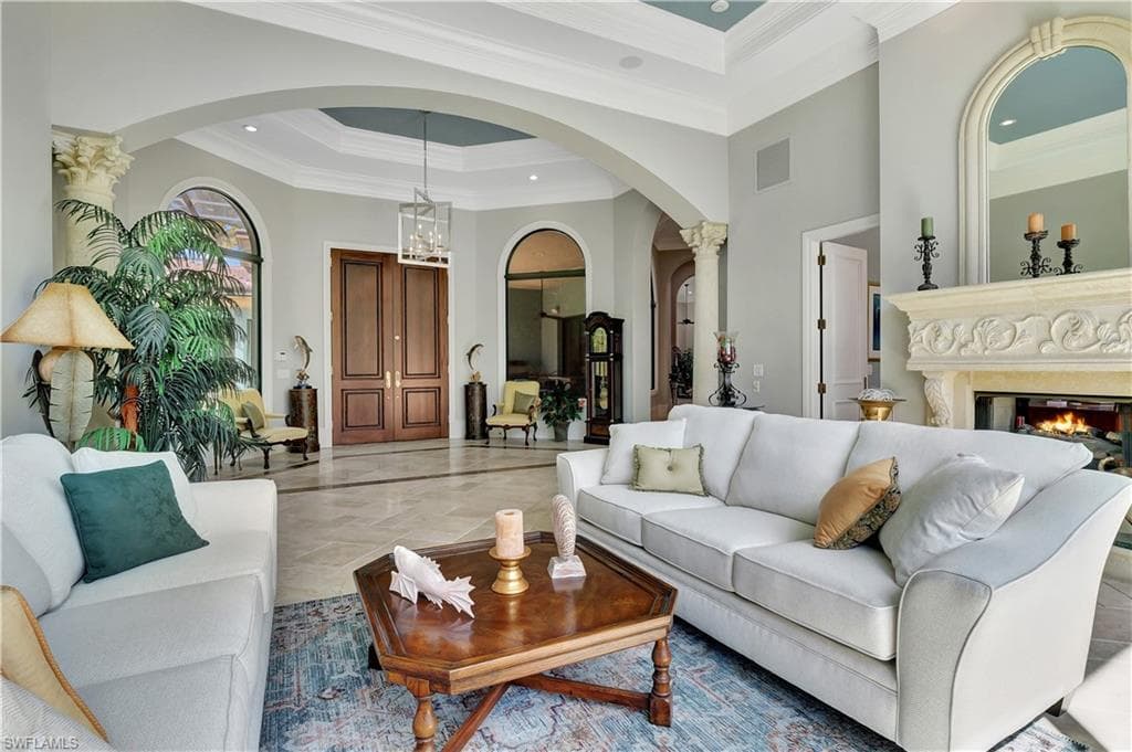 6489 Highcroft Dr, Naples, FL 34119-6