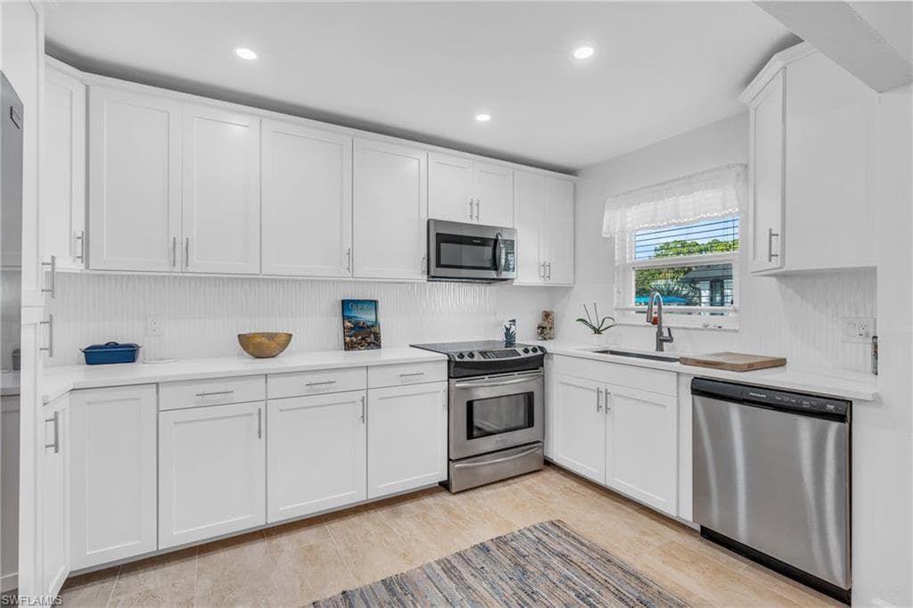 260 Georgetown Blvd 46, Naples, FL 34112-1