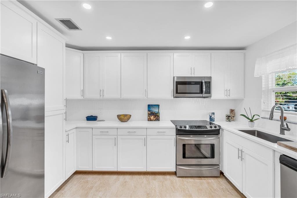 260 Georgetown Blvd 46, Naples, FL 34112-3