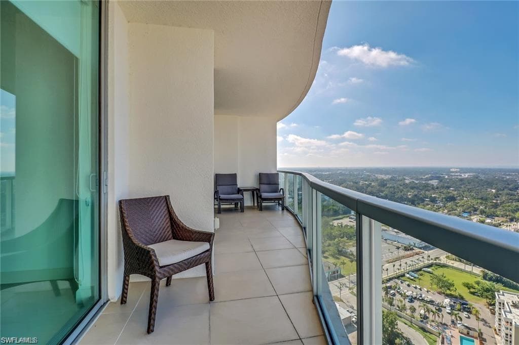 3000 Oasis Grand Blvd 3005, Fort Myers, FL 33916-12