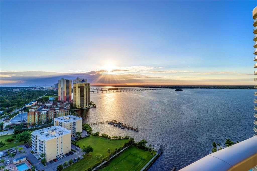 3000 Oasis Grand Blvd 3005, Fort Myers, FL 33916-17