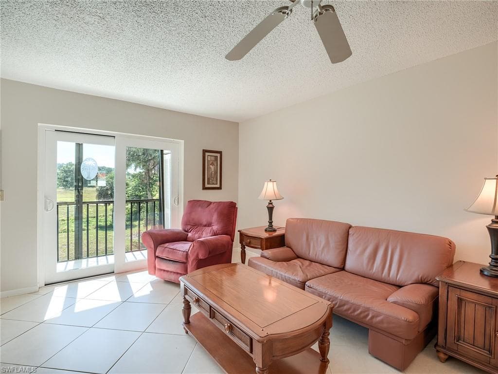 4306 27th Ct SW 201, Naples, FL 34116-18