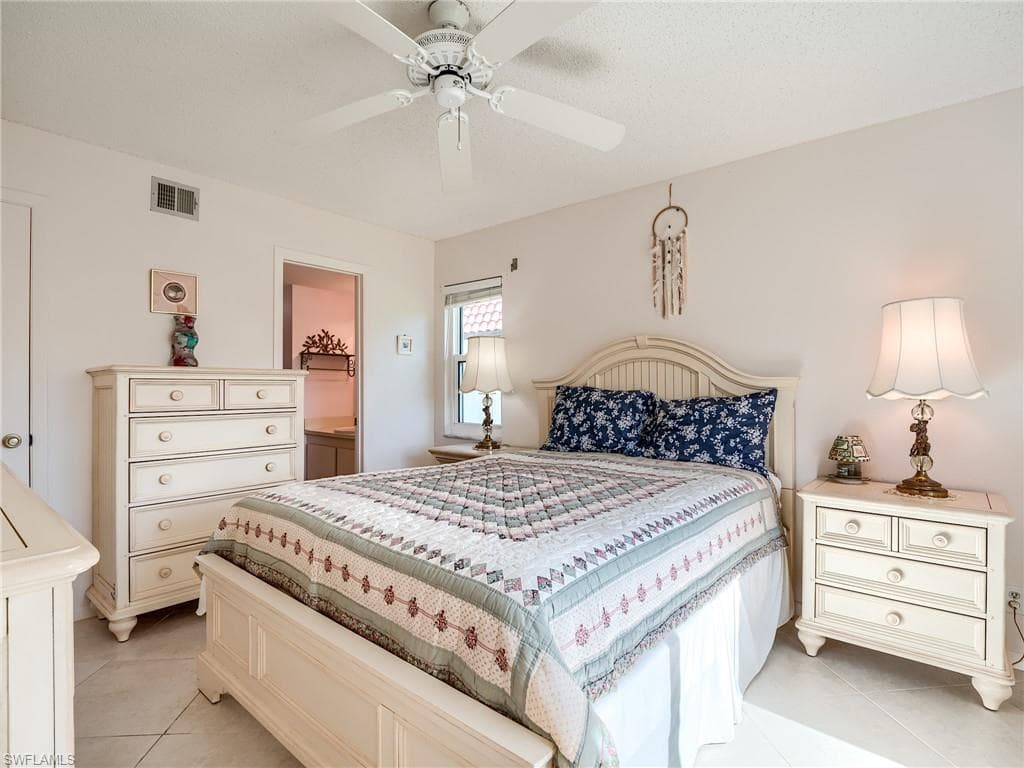 4306 27th Ct SW 201, Naples, FL 34116-23