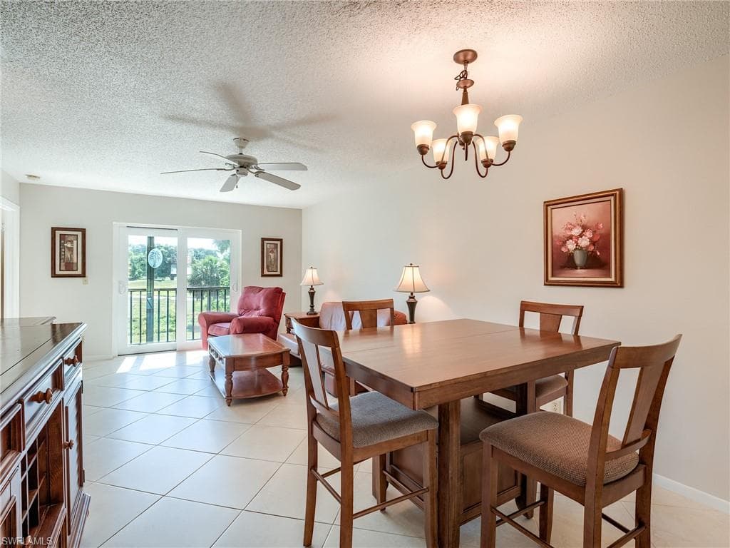 4306 27th Ct SW 201, Naples, FL 34116-4