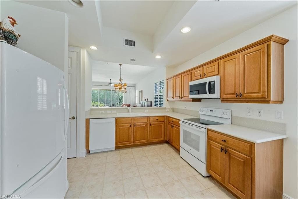 4700 Yacht Harbor Dr 613, Naples, FL 34112-17