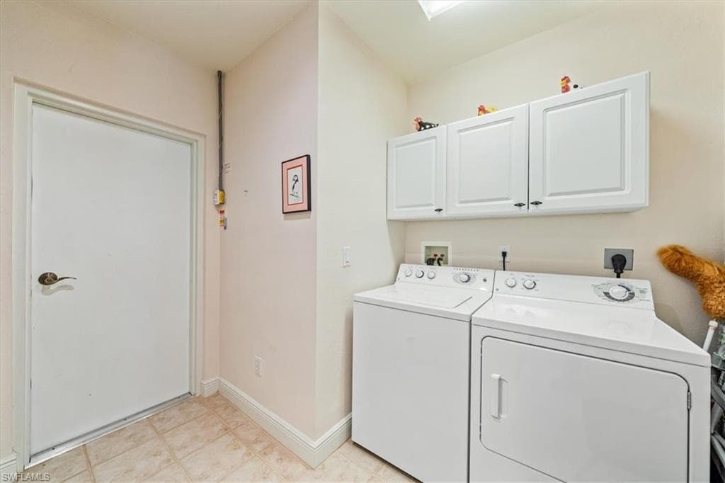 4700 Yacht Harbor Dr 613, Naples, FL 34112-24