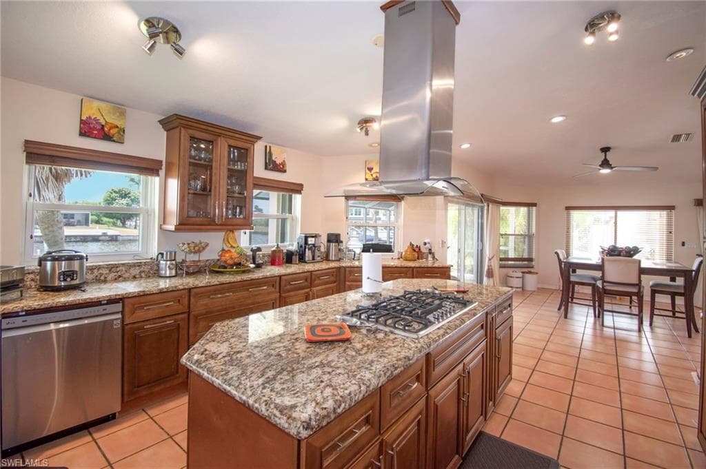 3528 16th Pl, Cape Coral, FL 33904-11