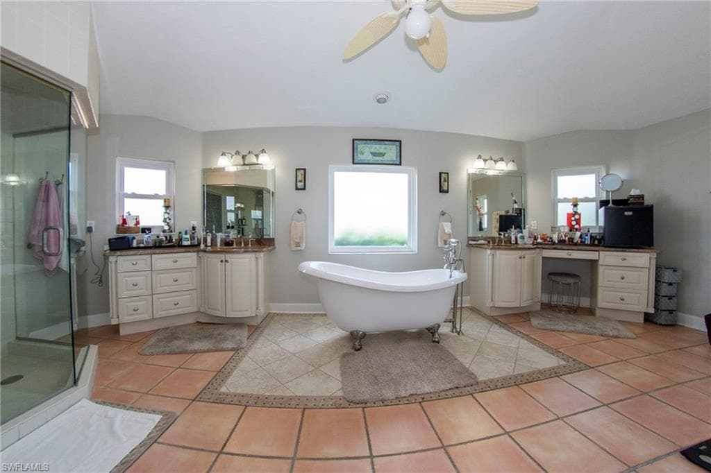 3528 16th Pl, Cape Coral, FL 33904-15
