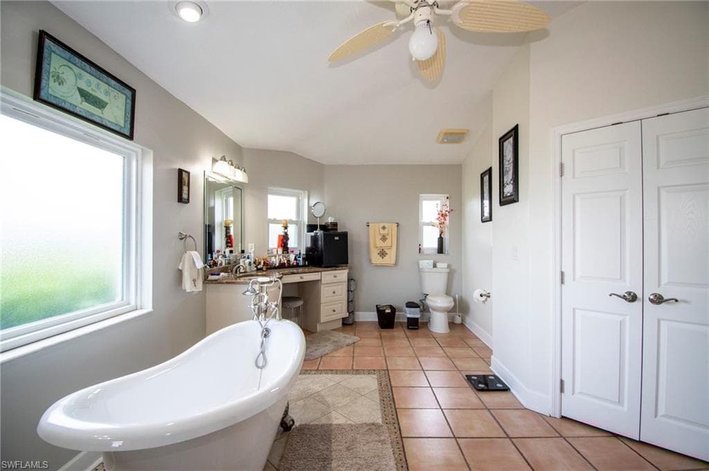 3528 16th Pl, Cape Coral, FL 33904-16