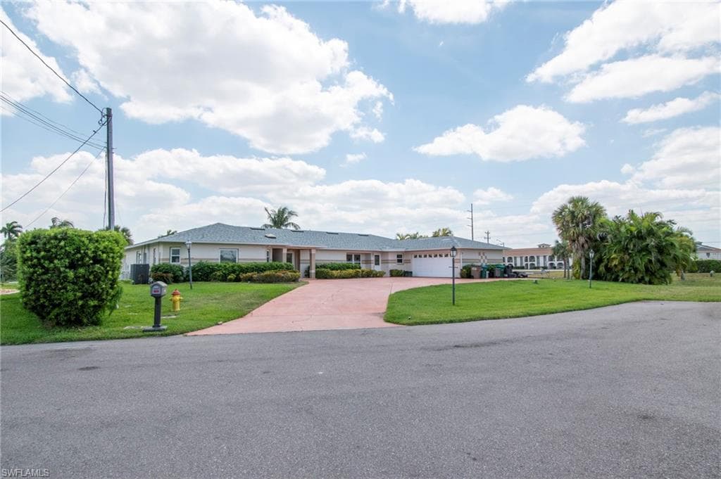 3528 16th Pl, Cape Coral, FL 33904-3