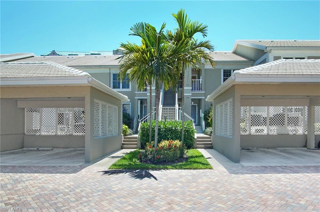 5895 Chanteclair Dr 126, Naples, FL 34108-1