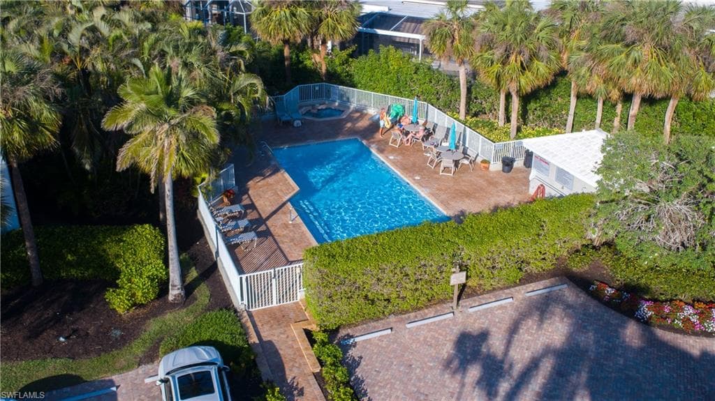 5895 Chanteclair Dr 126, Naples, FL 34108-26