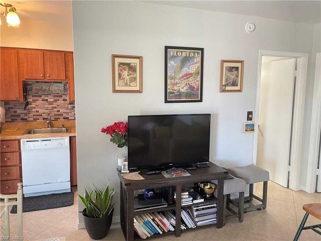 240 Collier Blvd D7, Marco Island, FL 34145-6