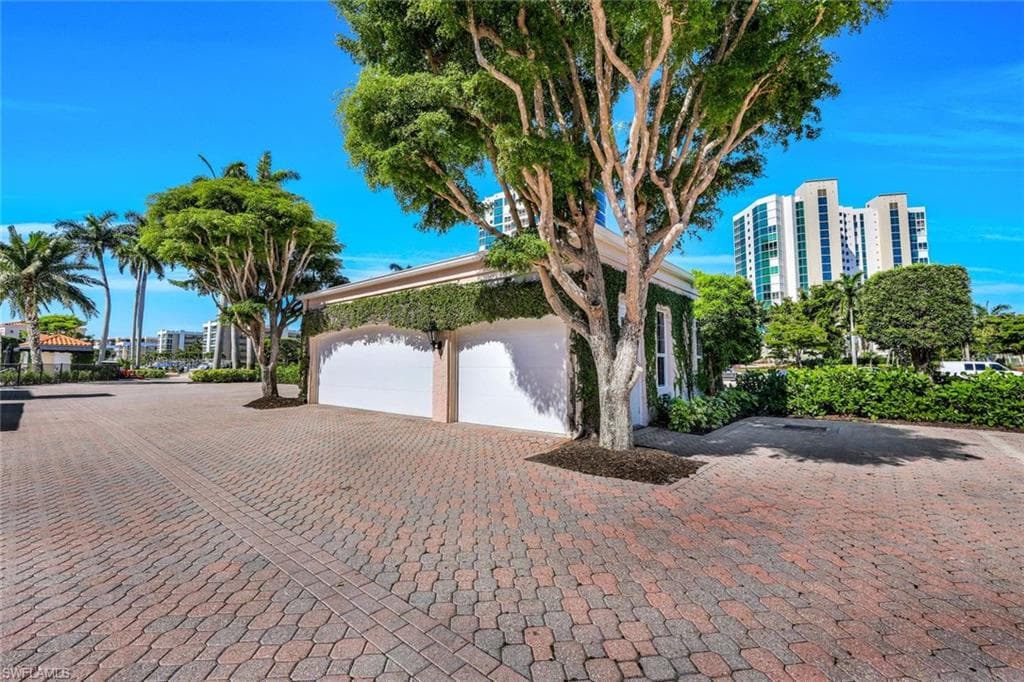 4000 Gulf Shore Blvd N 2500, Naples, FL 34103-33