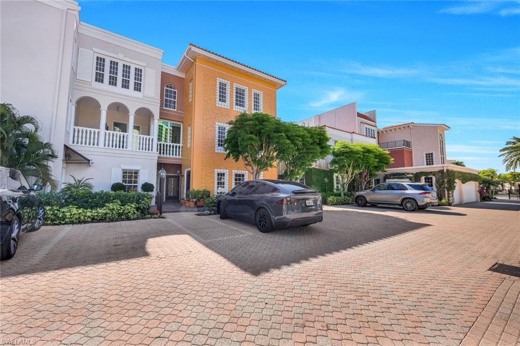 4000 Gulf Shore Blvd N 2500, Naples, FL 34103-39