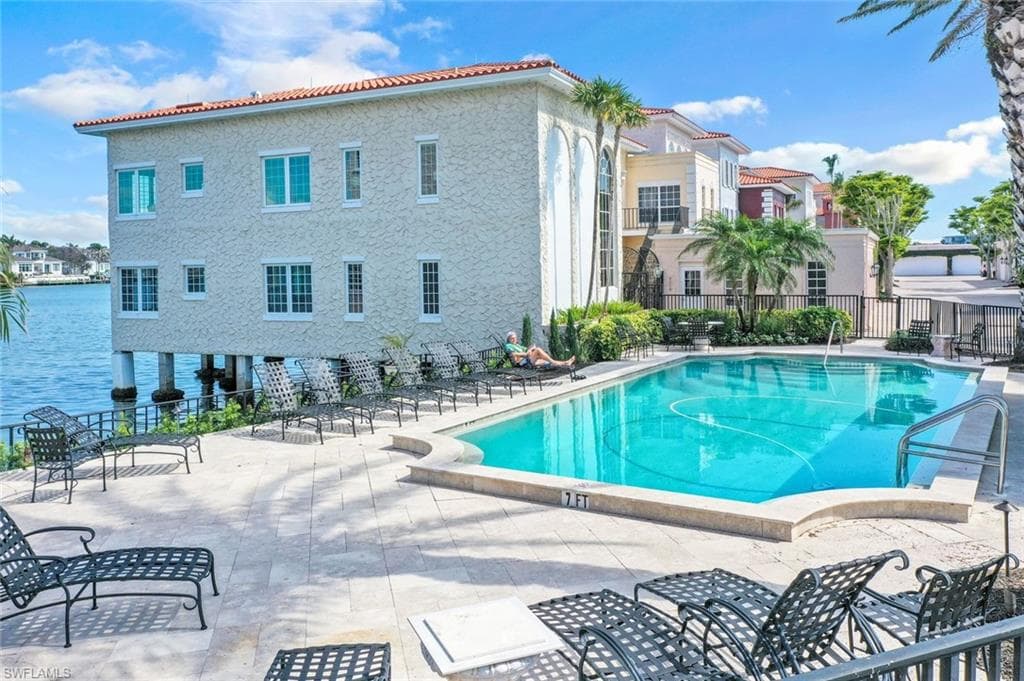 4000 Gulf Shore Blvd N 2500, Naples, FL 34103-42