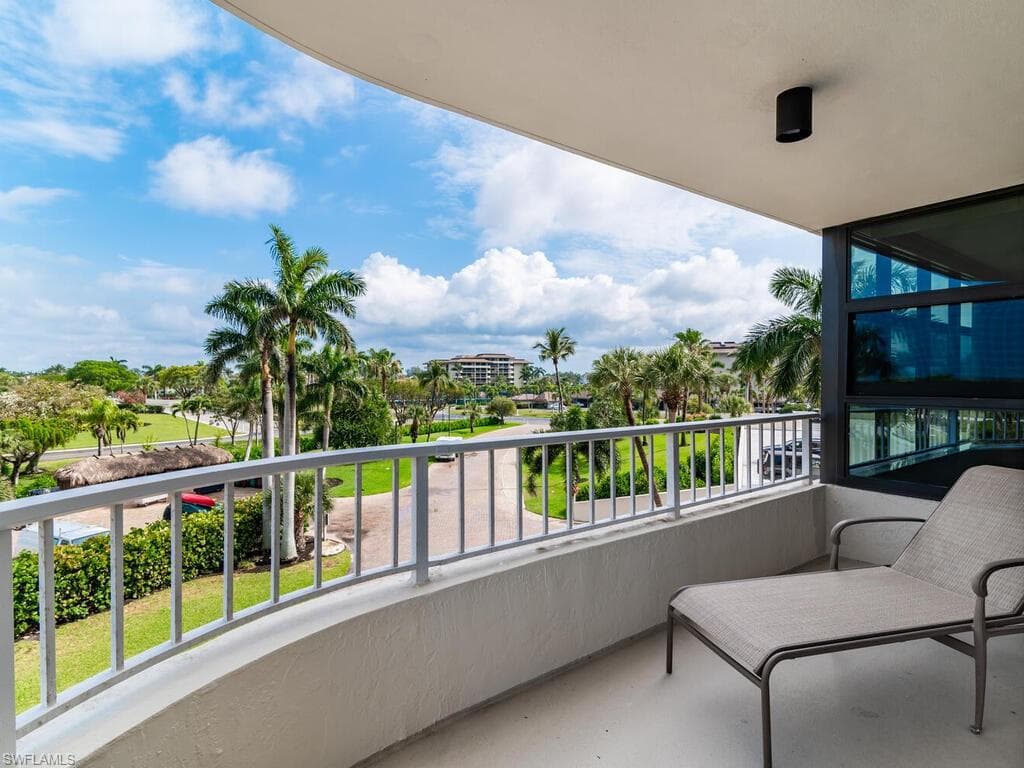 320 Seaview Ct 2-303, Marco Island, FL 34145-14