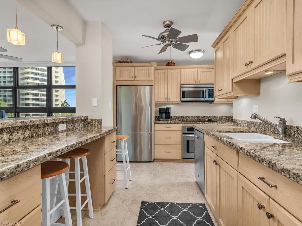 320 Seaview Ct 2-303, Marco Island, FL 34145-6