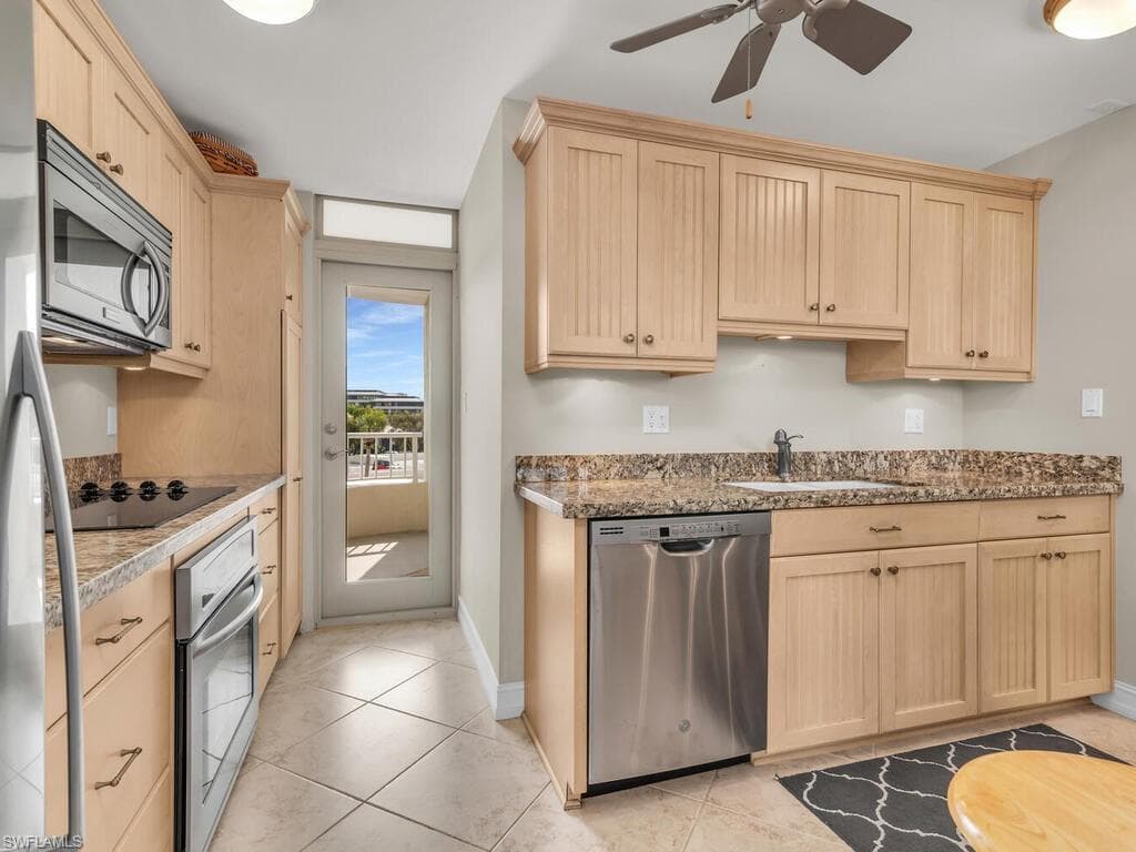 320 Seaview Ct 2-303, Marco Island, FL 34145-7