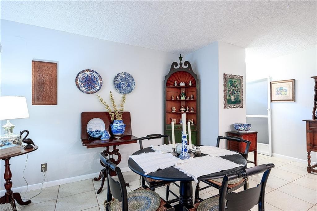 256 Palm Dr 50-1, Naples, FL 34112-9