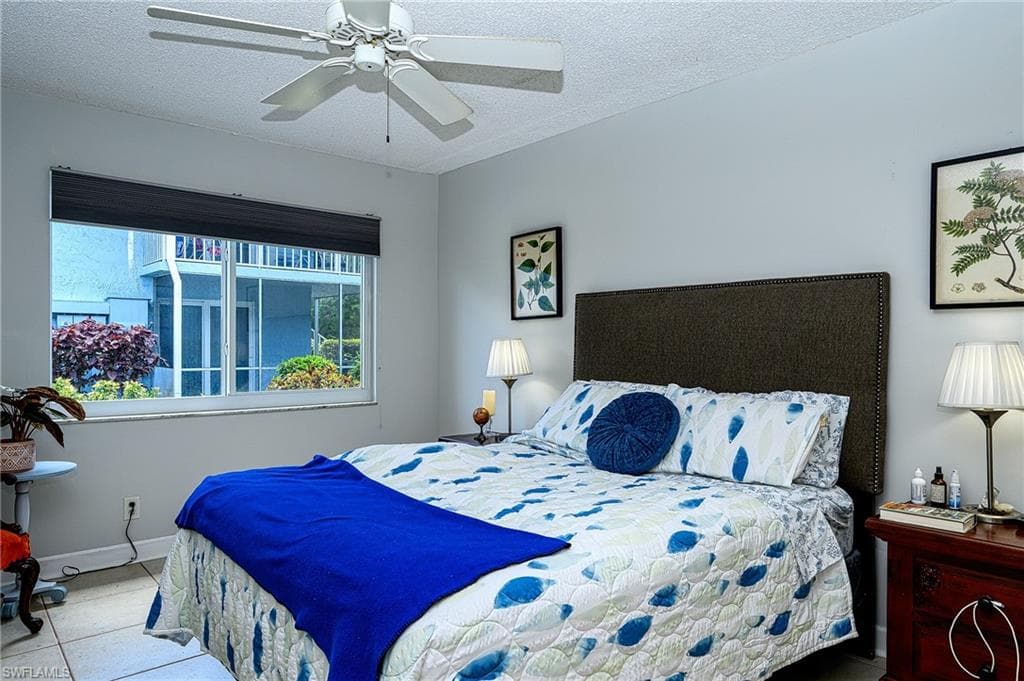 256 Palm Dr 50-1, Naples, FL 34112-11