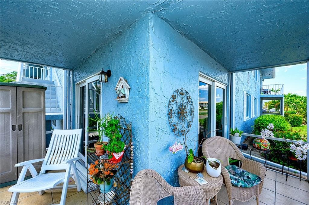 256 Palm Dr 50-1, Naples, FL 34112-17