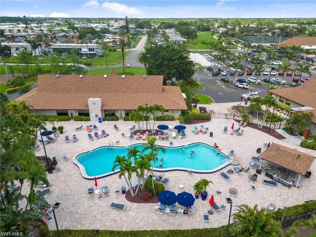 256 Palm Dr 50-1, Naples, FL 34112-18