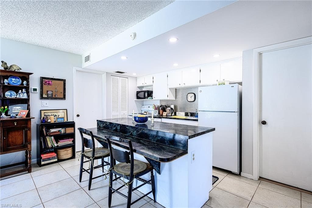 256 Palm Dr 50-1, Naples, FL 34112-5
