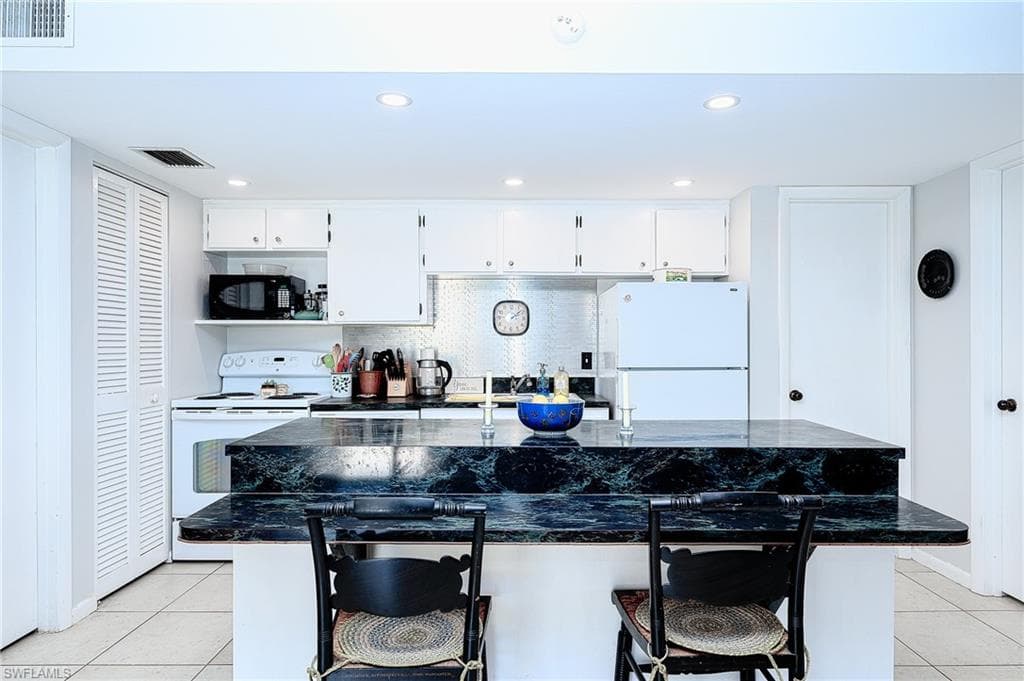 256 Palm Dr 50-1, Naples, FL 34112-6