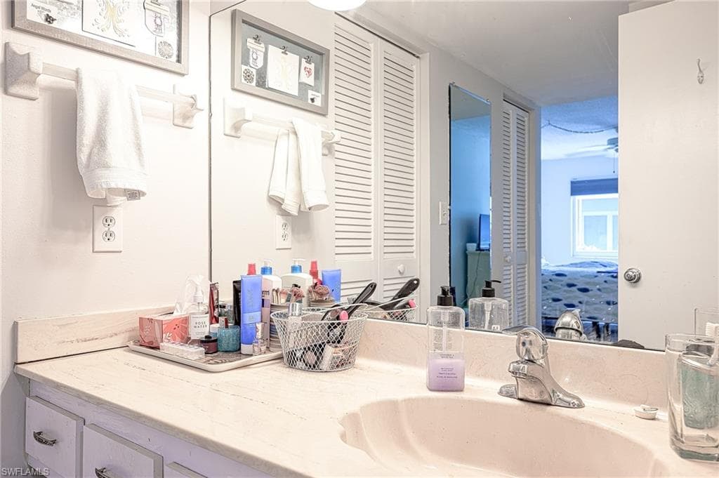 256 Palm Dr 50-1, Naples, FL 34112-8