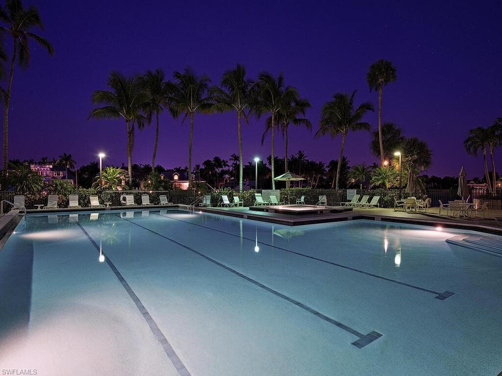 2400 Gulf Shore Blvd N Ph2, Naples, FL 34103-15