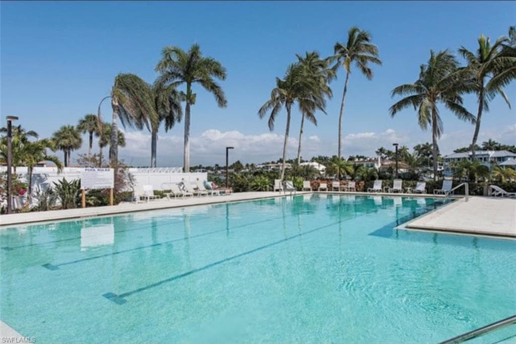 2400 Gulf Shore Blvd N Ph2, Naples, FL 34103-36