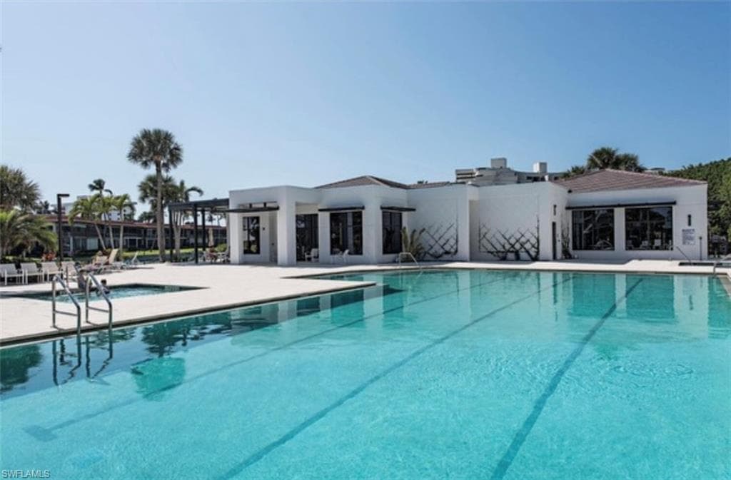 2400 Gulf Shore Blvd N Ph2, Naples, FL 34103-38