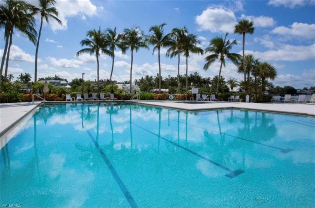 2400 Gulf Shore Blvd N Ph2, Naples, FL 34103-39