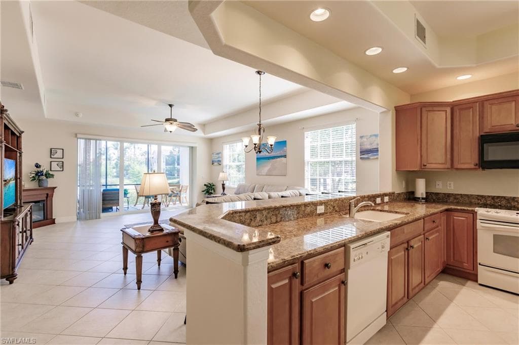 7832 Hawthorne Dr 1902, Naples, FL 34113-12