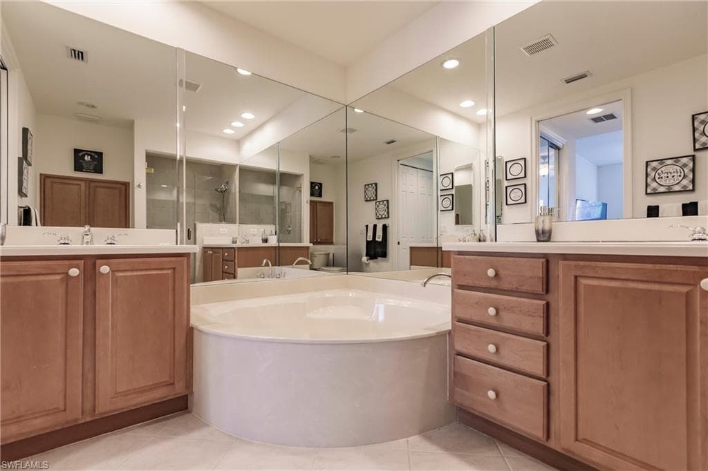 7832 Hawthorne Dr 1902, Naples, FL 34113-21