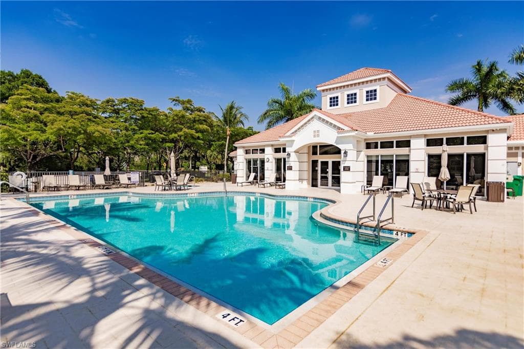 7832 Hawthorne Dr 1902, Naples, FL 34113-34