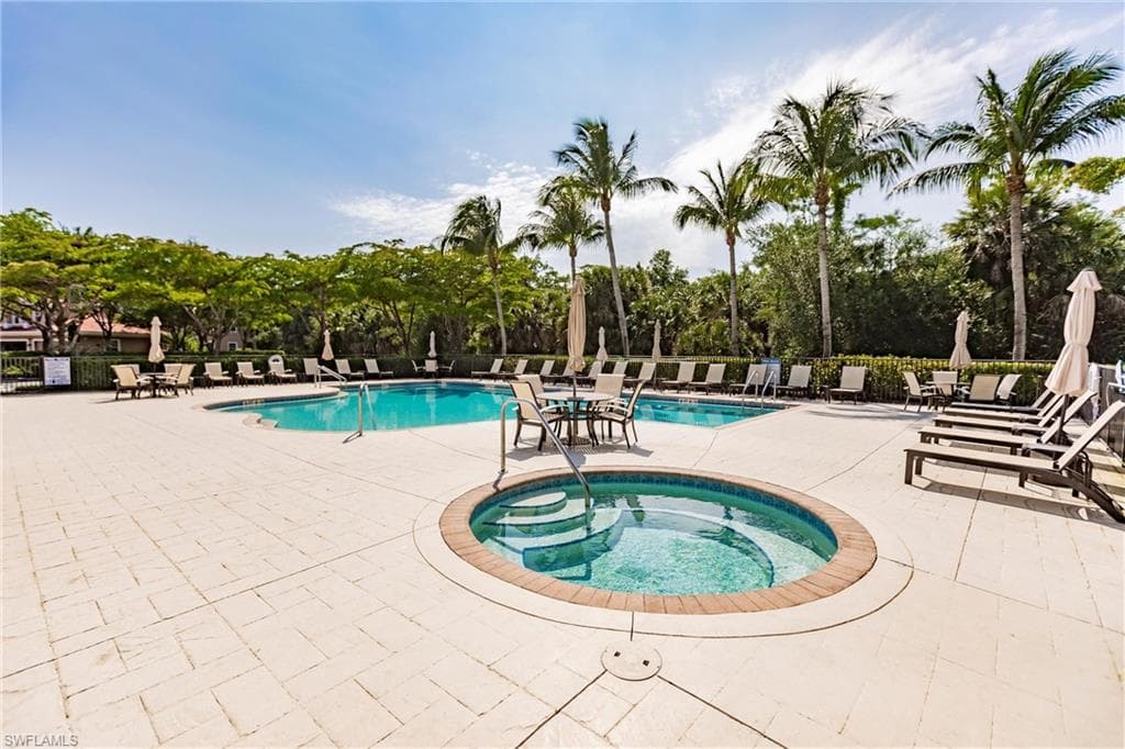 7832 Hawthorne Dr 1902, Naples, FL 34113-35