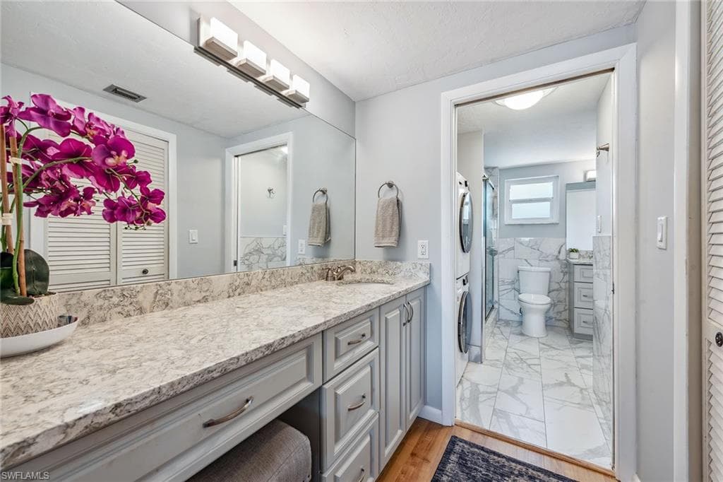 807 River Point Dr 105d, Naples, FL 34102-13