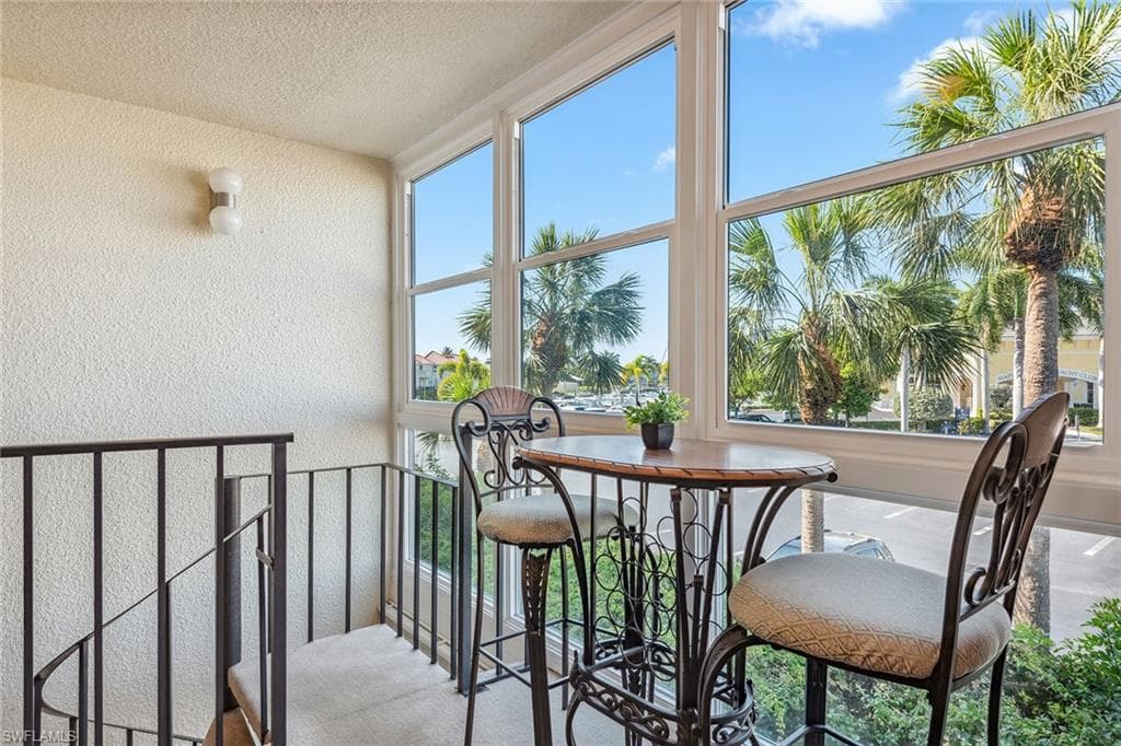 807 River Point Dr 105d, Naples, FL 34102-16