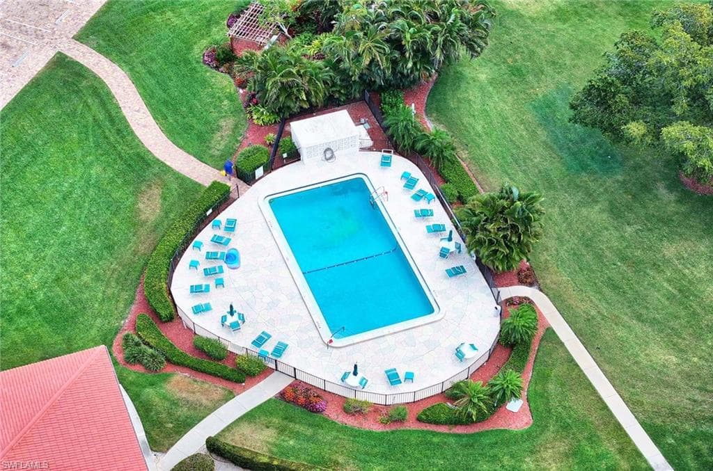 1 High Point Cir W 303, Naples, FL 34103-22